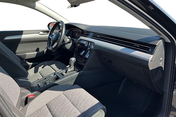 Volkswagen Passat 21 of 26