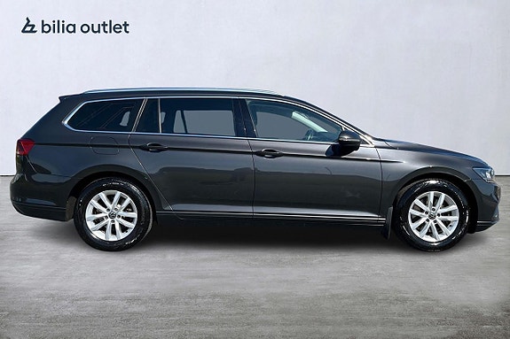 Volkswagen Passat 7 of 26