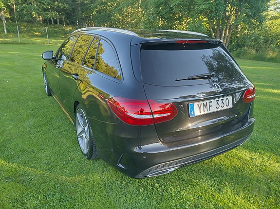 Mercedes-Benz C220 d 2 of 13