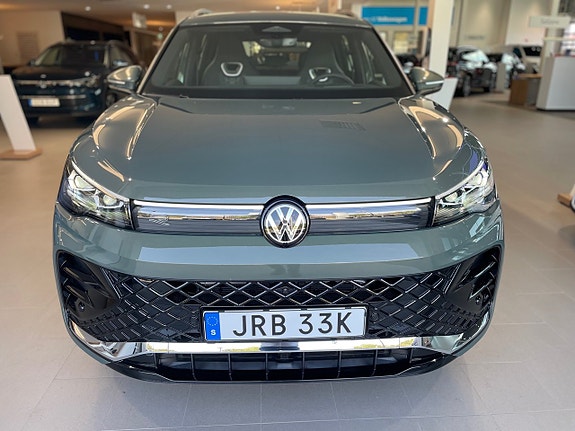 Volkswagen Tiguan 2 of 19