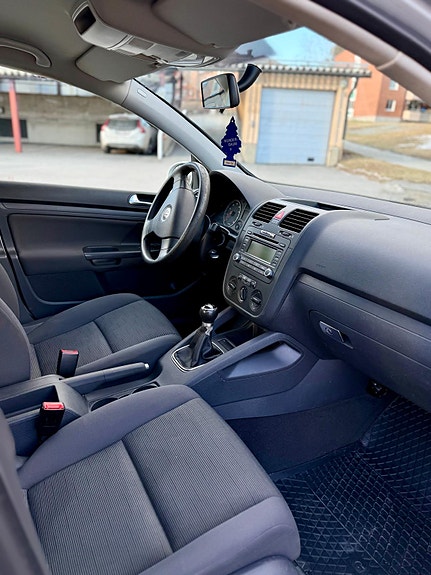 Volkswagen Golf V 4 of 7