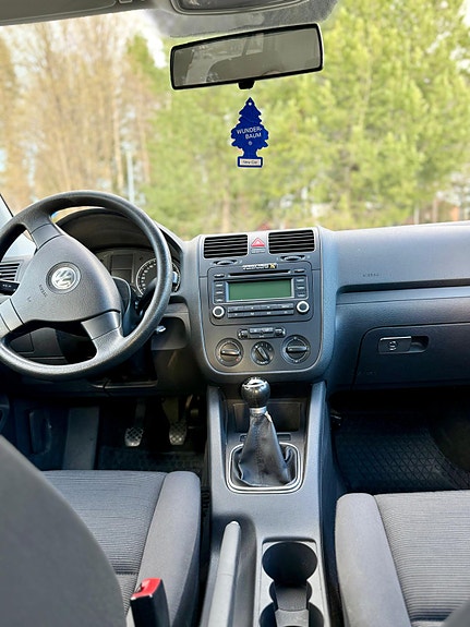 Volkswagen Golf V 3 of 7
