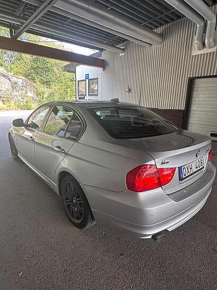 BMW 318d 3 of 7