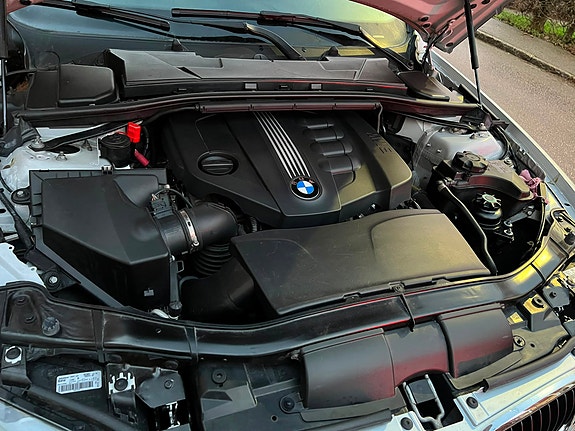BMW 318d 5 of 7