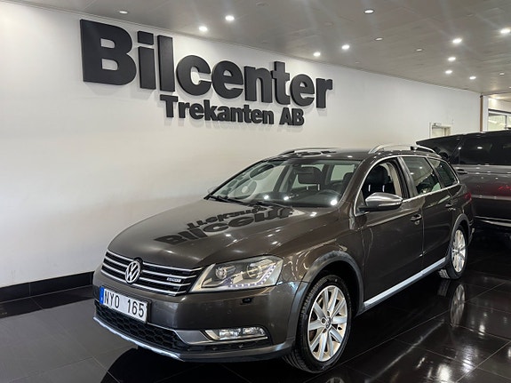 Volkswagen Passat Alltrack 2 of 7