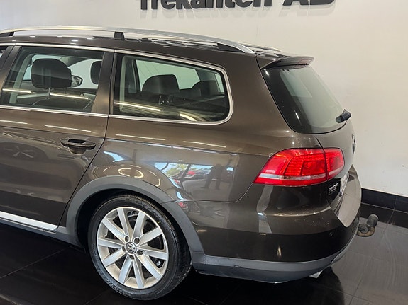 Volkswagen Passat Alltrack 4 of 7