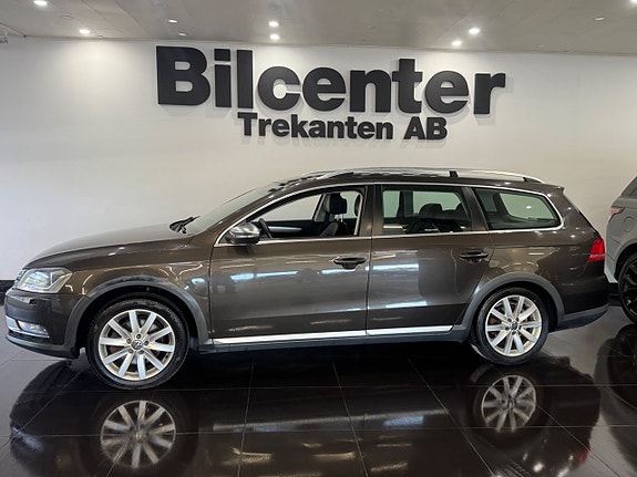 Volkswagen Passat Alltrack 3 of 7