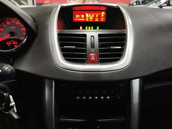 Peugeot 207 15 of 15