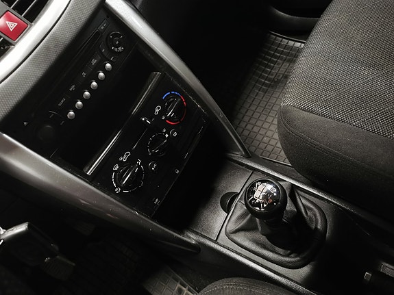 Peugeot 207 14 of 15