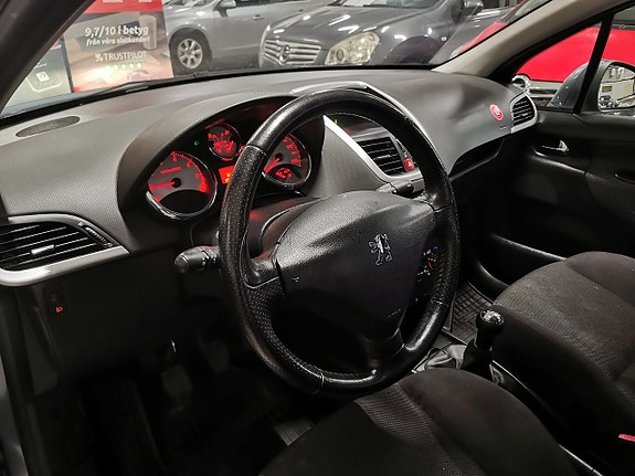 Peugeot 207 7 of 15