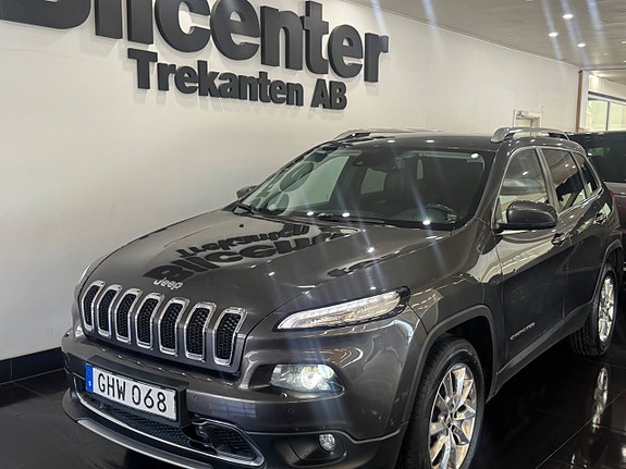 Jeep Cherokee 2 of 10