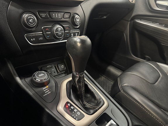 Jeep Cherokee 8 of 10