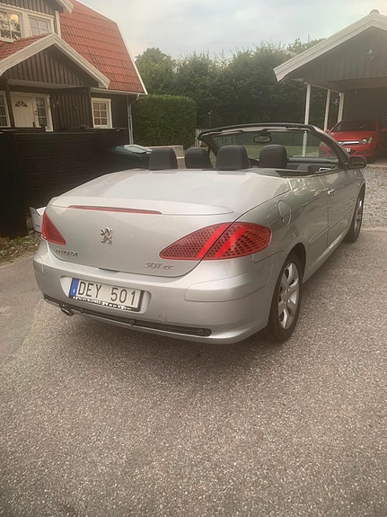 Peugeot 307 CC 4 of 7