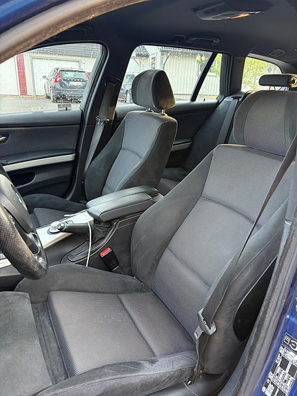 BMW 330d 8 of 11