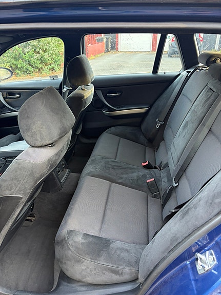 BMW 330d 6 of 11