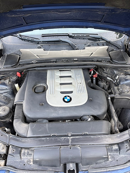 BMW 330d 10 of 11