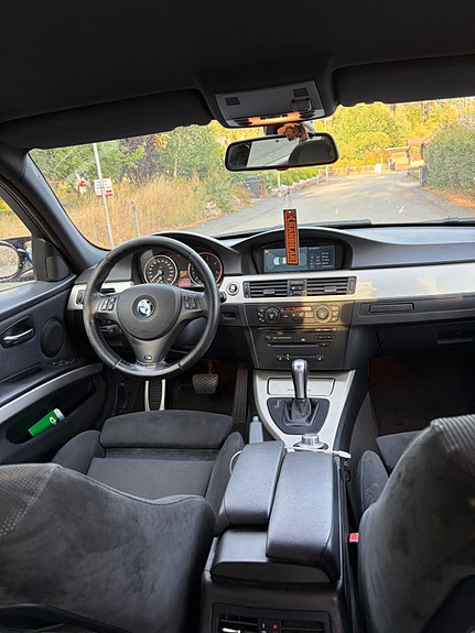 BMW 330d 4 of 11