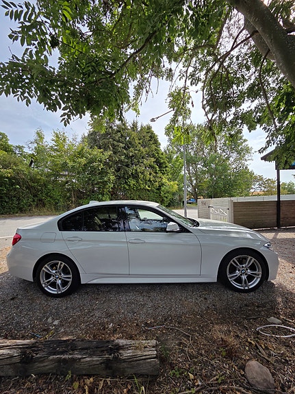 BMW 320d 3 of 6