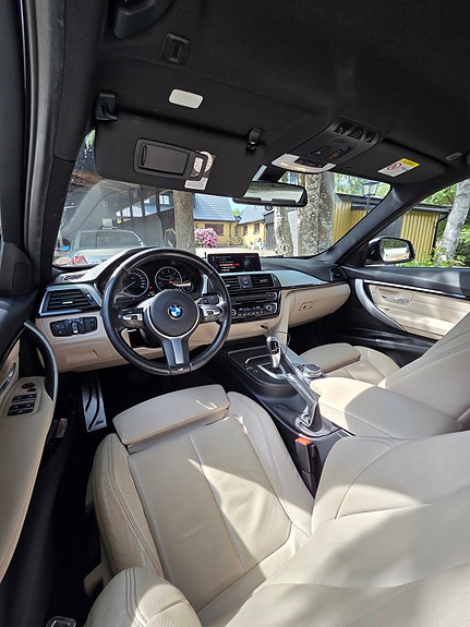 BMW 320d 4 of 6