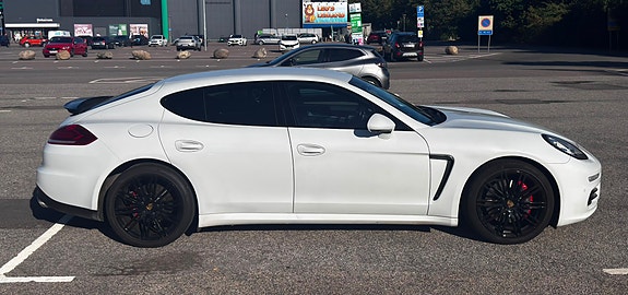 Porsche Panamera 4S 4 of 20