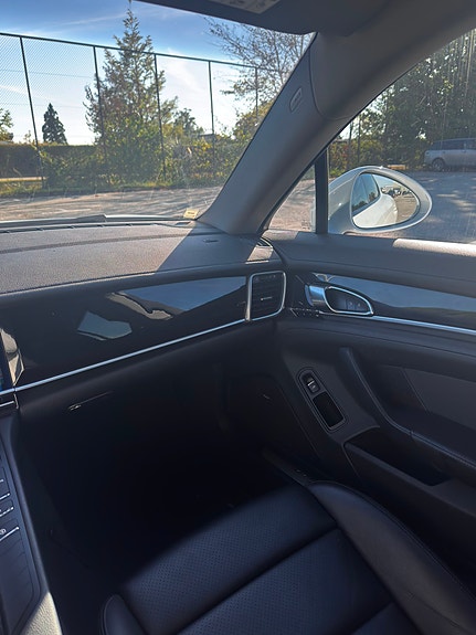 Porsche Panamera 4S 11 of 20