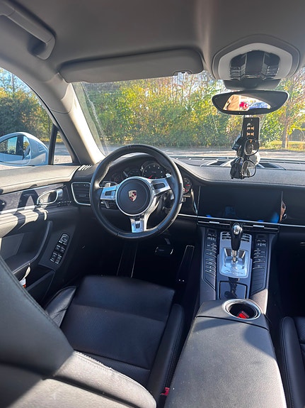 Porsche Panamera 4S 10 of 20