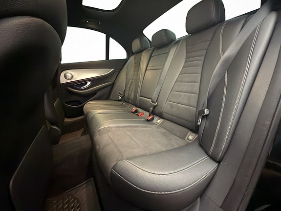 Mercedes-Benz E200 14 of 30