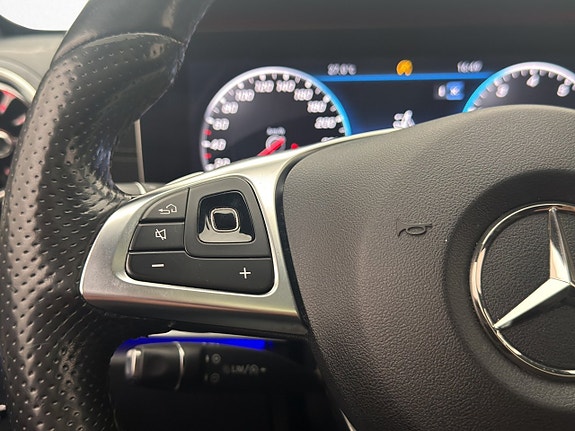 Mercedes-Benz E200 18 of 30