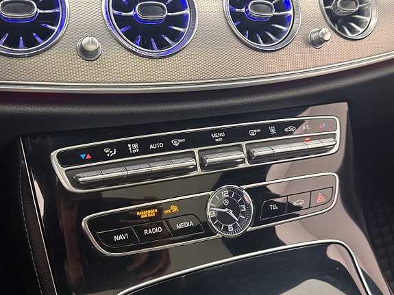 Mercedes-Benz E200 24 of 30
