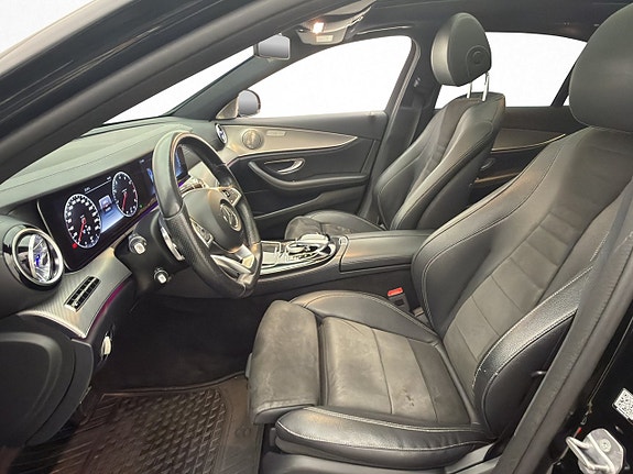Mercedes-Benz E200 9 of 30