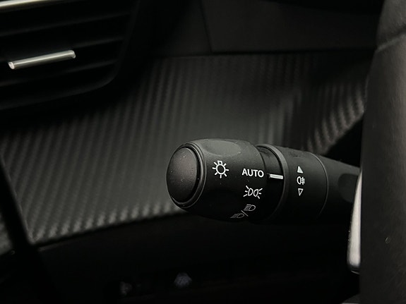 Peugeot 208 23 of 24