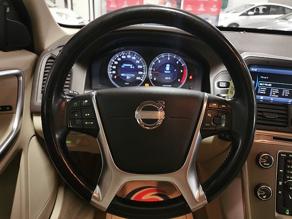 Volvo XC60 15 of 22