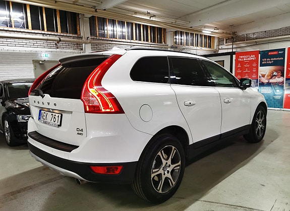 Volvo XC60 3 of 22