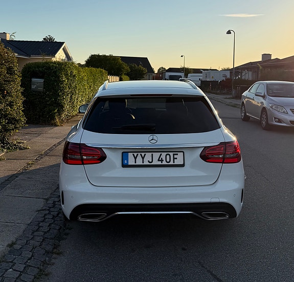 Mercedes-Benz C200 5 of 12
