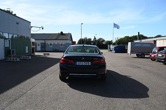 BMW 530e 5 of 21