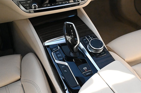 BMW 530e 14 of 21