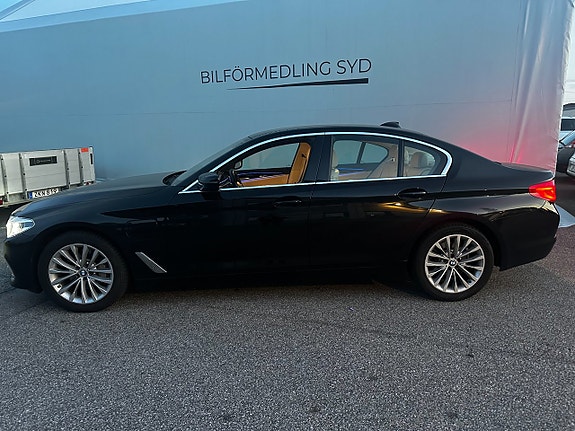 BMW 530e 3 of 21