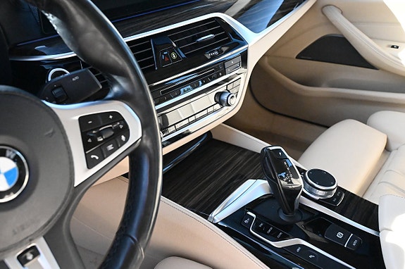 BMW 530e 16 of 21