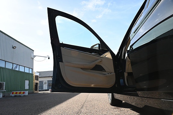 BMW 530e 7 of 21