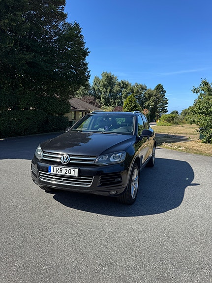 Volkswagen Touareg 2 of 10