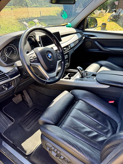 BMW X5 8 of 12
