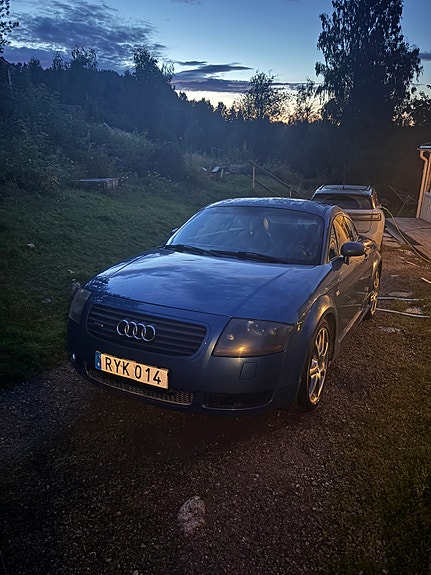 Audi TT 2 of 8