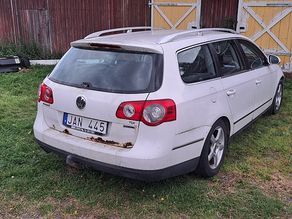 Volkswagen Passat 3 of 3