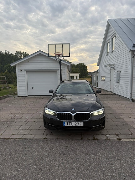 BMW 520d 3 of 7