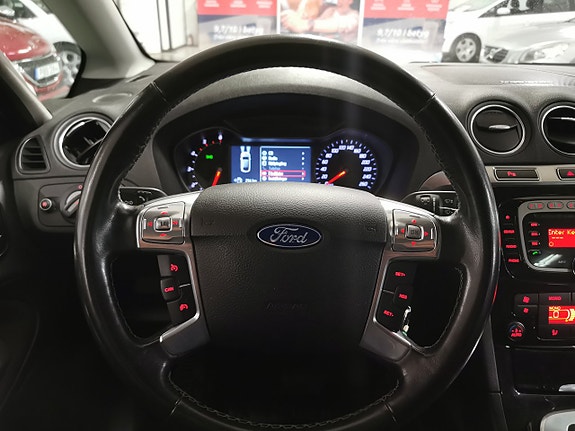 Ford S-MAX 16 of 20