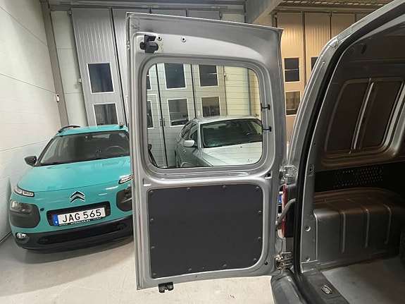 Volkswagen Caddy 13 of 23