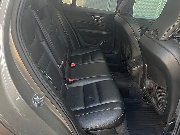 Volvo V60 15 of 25