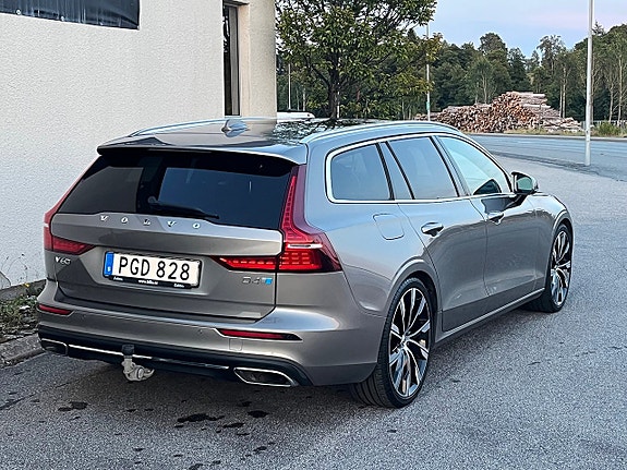 Volvo V60 8 of 25