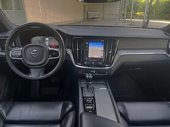 Volvo V60 14 of 25