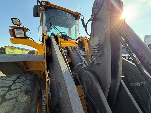 Volvo L110E 11 of 24